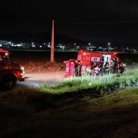 Grávida em gestação de risco capota carro