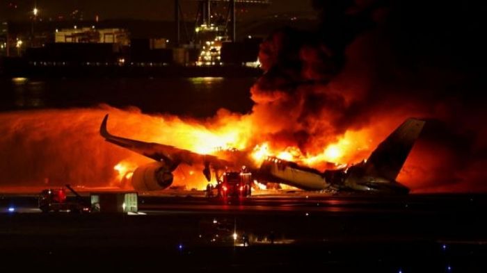 Outro avião foi envolvido no acidente, que deixou cinco pessoas mortas (Foto: Divulgação)