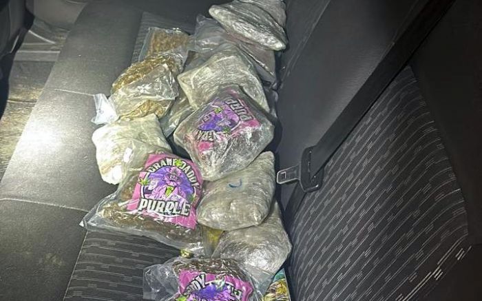 Polícia apreendeu quase 5 kg da droga
 (Foto: Divulgação)