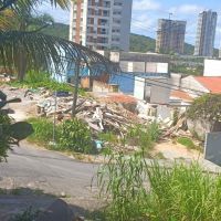 Terreno da Brava virou lixão e criadouro de dengue