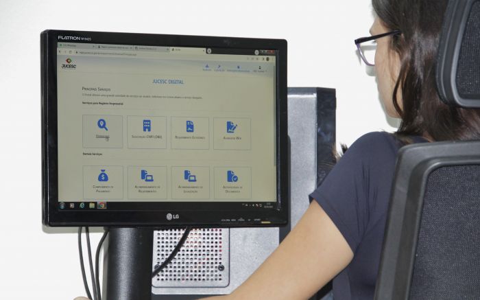 Empreendedores podem entrar no portal e fazer processo para abrir empresas em Itajaí
(Foto: Marcos Porto)