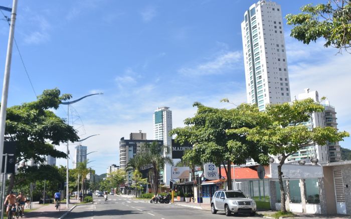 Emendas tentam aumentar o tamanho dos prédios na avenida Beira-rio (Foto: João Batista)