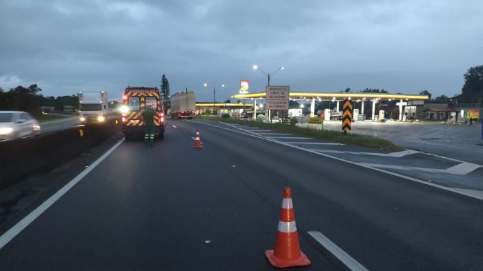 Acidente deixou três quilômetros de filas (Foto: Divulgação PRF)