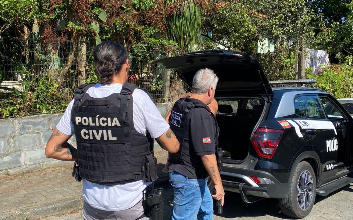 Filha e genro cometiam agressões diárias contra a senhora
(Foto: Divulgação PCSC)