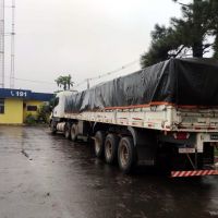 Caminhão que ia pro Rio Grande do Sul com doações levava crack e cocaína escondidos na carga  