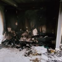 Casa é tomada por incêndio no centro de Penha