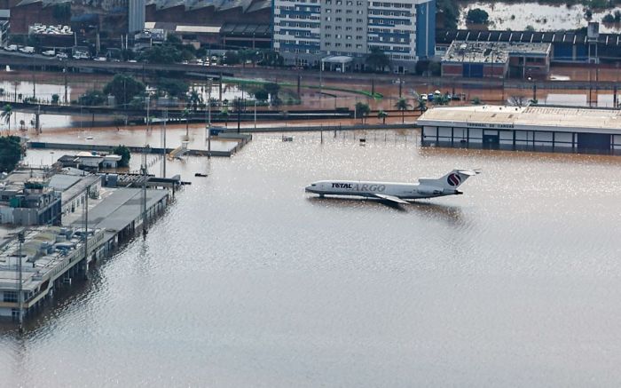 Seis terminais gaúchos e a Base Aérea de Canoas estão sendo usados enquanto o aeroporto de Porto Alegre não for liberado

(Foto: Ricardo Stuckert)