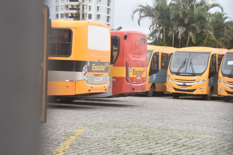 Transporte escolar foi impedido de circular