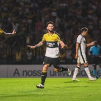 Criciúma vence o Botafogo com gol no fim