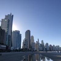 IMA libera obra que vai transformar Praia Central em parque linear  