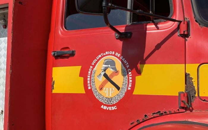 Caminhão atual tem 44 anos e coloca em risco a segurança dos bombeiros (Foto: Divulgação/Corpo de Bombeiros Voluntários de Ilhota)