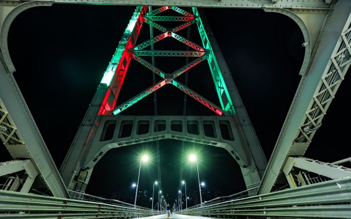 Vermelho, verde, azul e roxo foram alguns dos tons que coloriram a travessia (Foto: Divulgação/Secom)