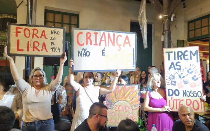 Frente Feminista fará ato regional com caminhada pelo calçadão pedindo fim do projeto 
(Foto: Arquivo/Divulgação/Movimento Elas Itajaí)