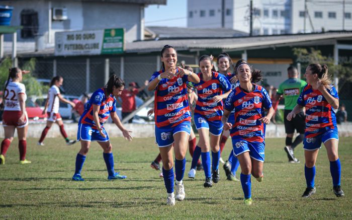 Grazi, Priscila e Sampaio marcaram os gols rubro-anis. Foto: Arthur Miranda