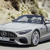 Mercedes lança conversível híbrido plug-in  