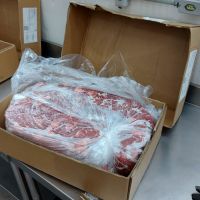 PF faz buscas contra bando que exportava “carne com cocaína”