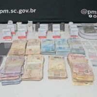 Casal de traficantes dono de bar é preso com R$ 50 mil em grana