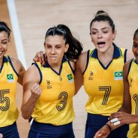 Brasil passa fácil pela Quênia na estreia do vôlei feminino