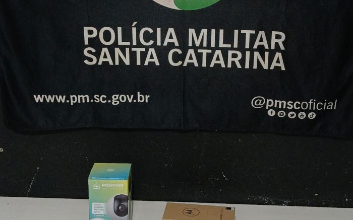 Ele foi preso no bairro Cordeiros (Foto: Divulgação/PMSC)