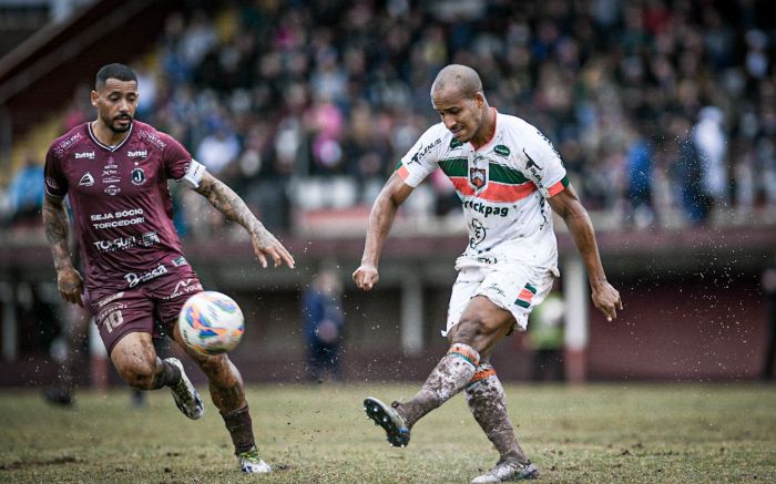 Partida foi disputada no campo muito encharcado em Jaraguá do Sul. Foto: Divulgação/Camboriú