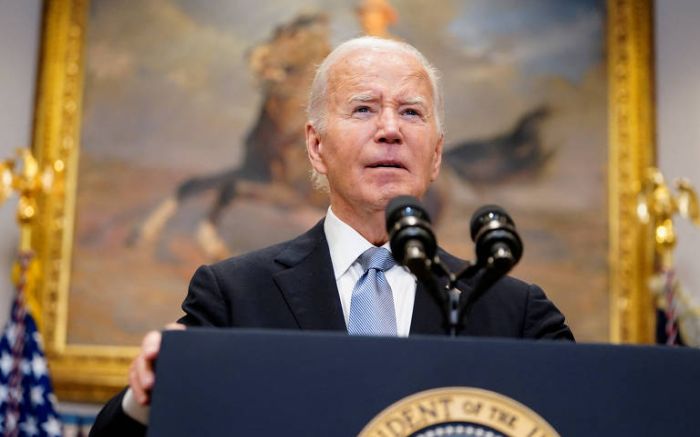 Biden vinha sendo pressionado a abandonar a corrida eleitoral (Foto: Reuters)