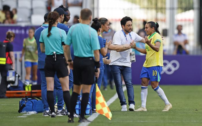 Marta deixou o campo chorando após expulsão no primeiro tempo. Foto: Divulgação/CBF 