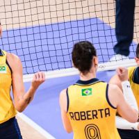 Brasil faz 3 a 0 na Polônia e segue 100% no vôlei feminino