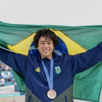 Augusto Akio é bronze no skate park