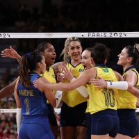 Vôlei feminino do Brasil derrota a Turquia e garante o bronze