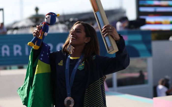 Rebeca Andrade e Rayssa Leal são exemplos de medalhistas olímpicas contempladas pelo benefício  (Foto: Mathilde Missioneiro/FolhaPress)