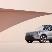  Volvo apresenta o seu SUV elétrico mais seguro da história  