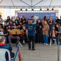 Show com alunos das oficinas encerra festival