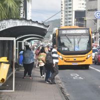 Usuário reclama de linhas de ônibus com atrasos