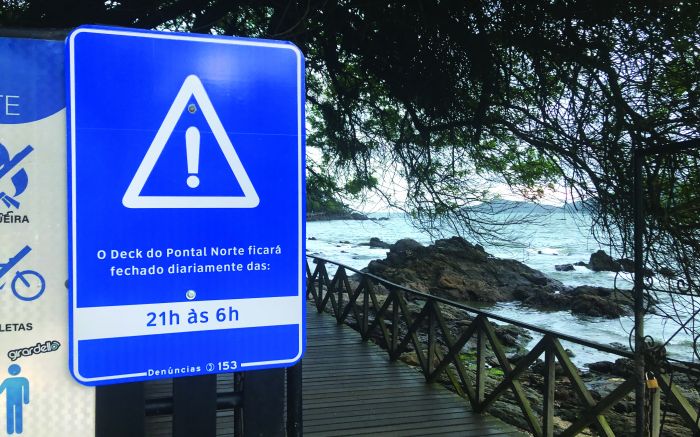 Queixa é que portão abre só às 7h, mas trabalhadores estão na praia já às 6h

(Foto: Arquivo)