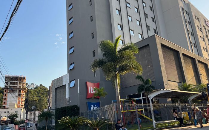 Hotel na avenida Contorno Sul já foi multado 
(Foto: Arquivo) 