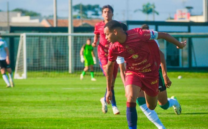 Marinheiro encaminhou classificação com vitória no Paraná. Foto: Luis Lisboa/Coritiba