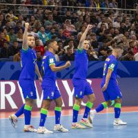 Brasil vence a Ucrânia e está na final da Copa do Mundo de futsal