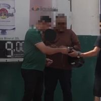 PM prendeu dois homens entregando santinhos em Itajaí  