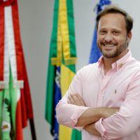 Adriano Silva é reeleito prefeito de Joinville 