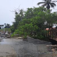 Obra suspeita na orla da Armação tem “rua dentro d'água”