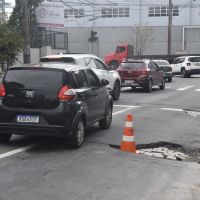 Ruas de Itajaí são tomadas por buracos após as chuvas