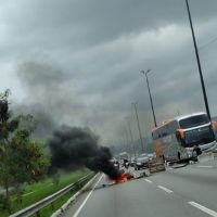 Ataques de facções seriam responsáveis por carros incendiados na Grande Floripa