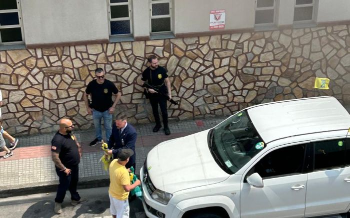 Apreensão foi em frente ao Salesiano (Foto: Leitor)