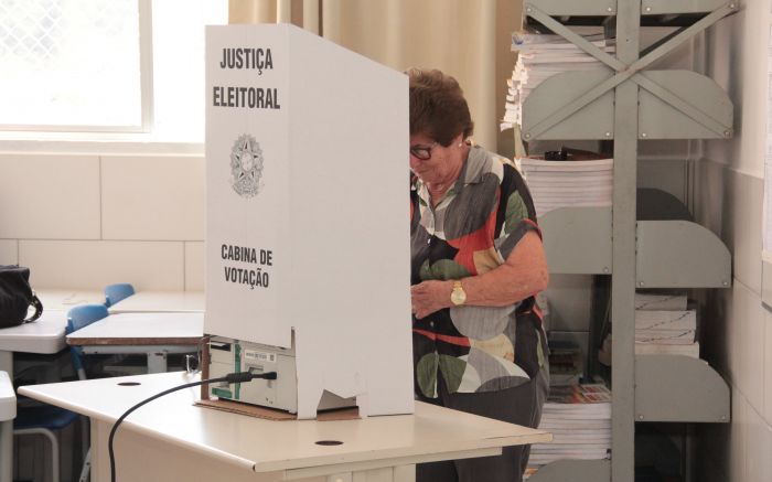 Enquete está disponível no site e no Instagram do DIARINHO (Foto: Elton Damasio)