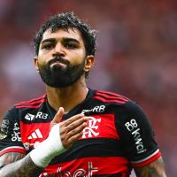 Gabigol brilha e Flamengo bate o Atlético-MG na primeira final