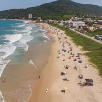 Praia Grande poluída é nova preocupação em Penha  