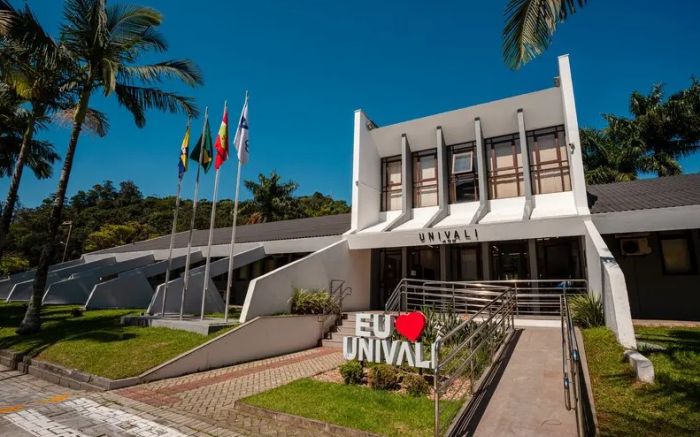 A Univali celebra avanços no ranking com destaque para o critério pesquisa, marcando seus 60 anos de história (Foto: Dales Hoeckesfeld)