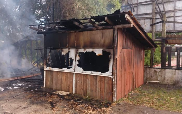 Imóvel fica em Rio do Sul (Foto: Divulgação CBMSC)