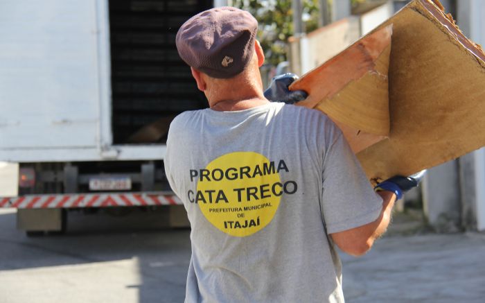 Recolhimento de móveis e eletrodomésticos é feito após agendamento (Foto: PMI/Marcos Porto)