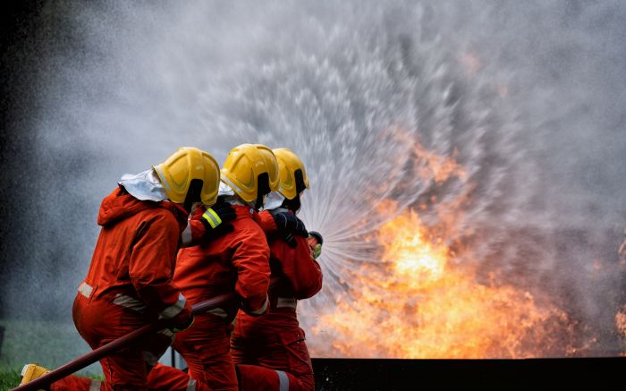 Outro incêndio destruiu geminado em Camboriú (Foto: Divulgação/CBMSC)